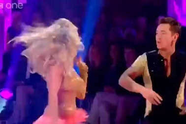 Ola Jordan nhảy bốc lửa