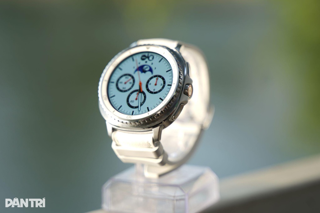 Đánh giá đồng hồ Samsung Galaxy Watch 8 Classic  - 1