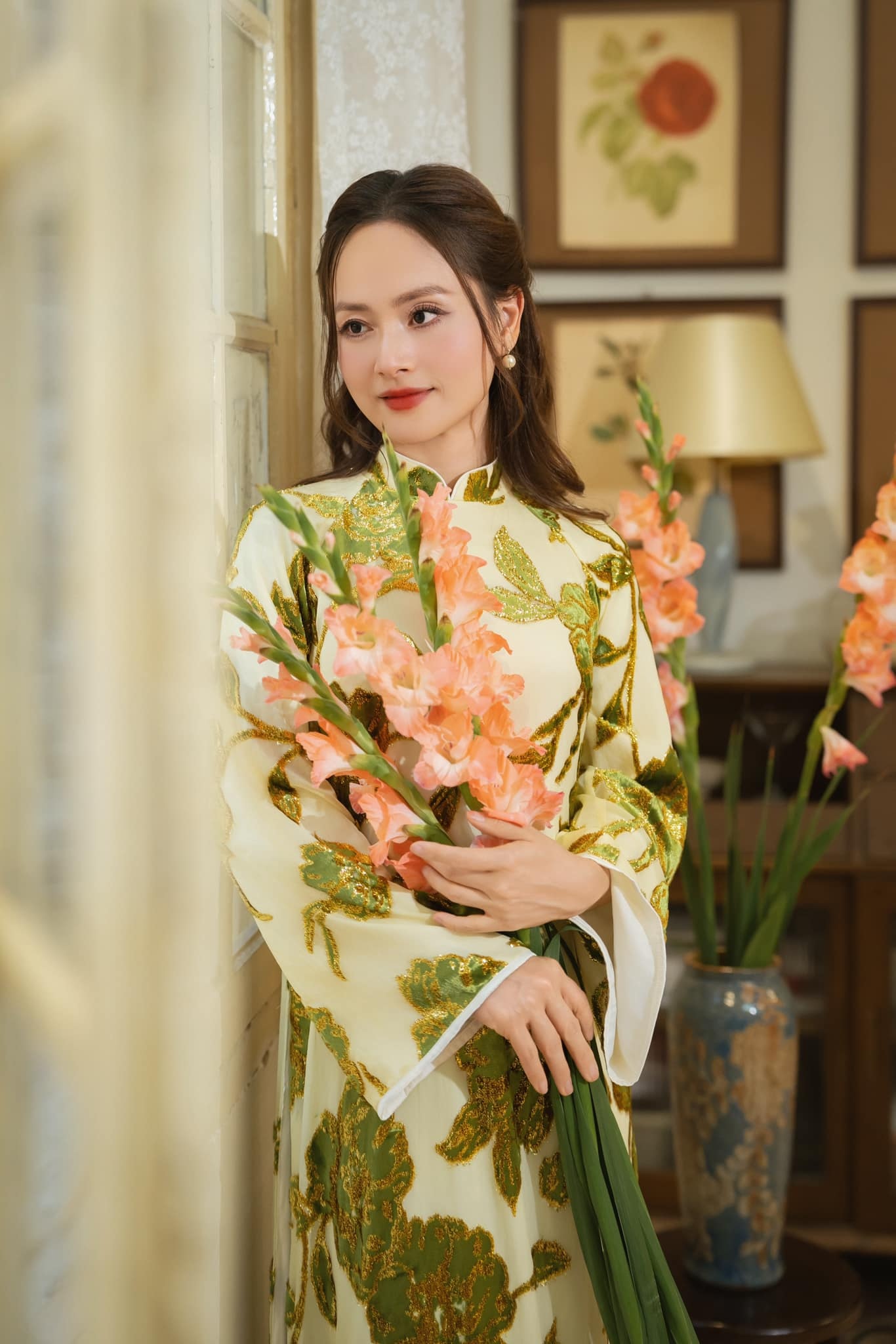 Lan Phương ly hôn đơn phương, khẳng định độc lập kinh tế với chồng Tây - 2 Lan Phương ly hôn đơn phương, khẳng định độc lập kinh tế với chồng Tây - 2