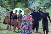 Nghệ sĩ "xoay chiều", đưa văn hóa dân gian vào nhạc trẻ