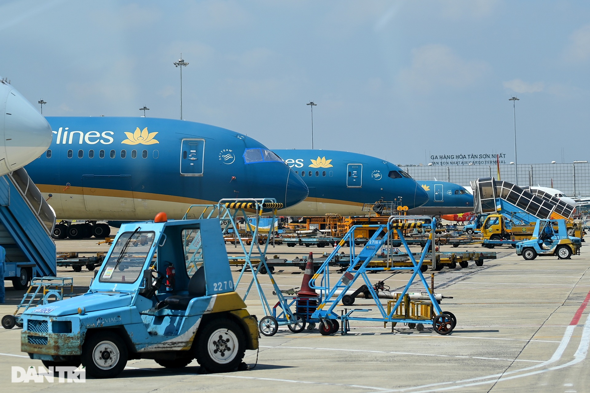 Ám ảnh hàng trăm tàu bay đắp chiếu nằm la liệt tại Nội Bài, Tân Sơn Nhất - 16 Ám ảnh hàng trăm tàu bay đắp chiếu nằm la liệt tại Nội Bài, Tân Sơn Nhất - 16