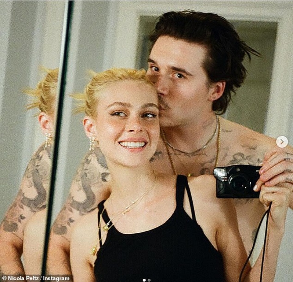 Bạn gái Brooklyn Beckham được lòng gia đình chồng tương lai - 3 Bạn gái Brooklyn Beckham được lòng gia đình chồng tương lai - 3