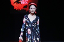 Biến tấu lạ mắt với những trang phục rực rỡ sắc màu đậm chất truyền thống