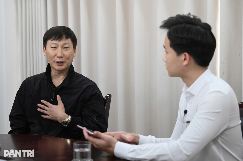 Chủ tịch VFF: “Báo Dân trí là bạn đồng hành tin cậy của bóng đá Việt Nam” - 5 Chủ tịch VFF: “Báo Dân trí là bạn đồng hành tin cậy của bóng đá Việt Nam” - 5