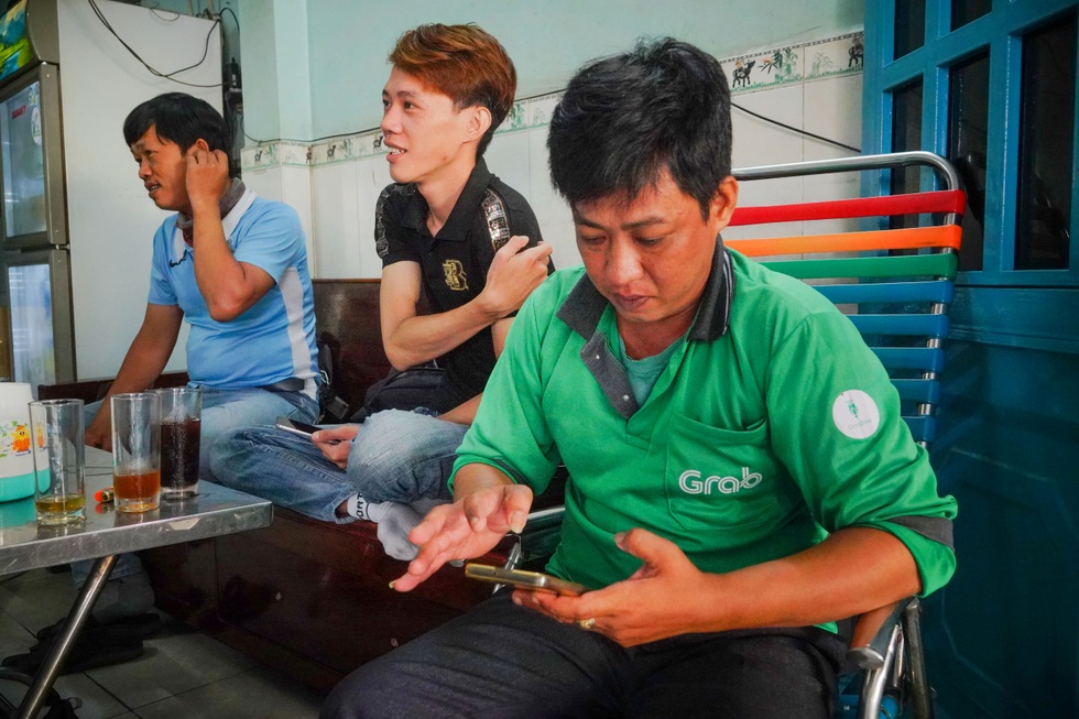 Từ vụ tài xế Lexus đánh shipper: Nghề nguy hiểm, mất mạng như chơi - 8