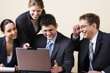 Vì sao người quản lý phải thường xuyên đánh giá nhân viên?