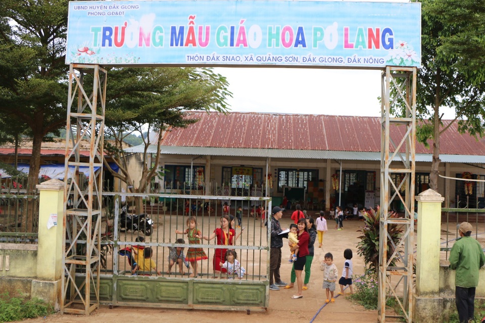 20/11 của 8 cô giáo trẻ đứng lớp không lương: Chỉ dám mơ có máy bơm nước - 4 20/11 của 8 cô giáo trẻ đứng lớp không lương: Chỉ dám mơ có máy bơm nước - 4