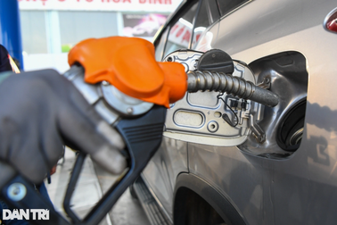 Đề xuất giảm thuế bảo vệ môi trường với xăng dầu đến hết năm 2026