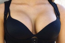 “Chết hụt” vì bộ ngực khủng của bạn gái