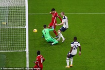 HLV Mourinho: "Hàng công ghi 4 bàn thì chúng tôi mới thắng Liverpool"