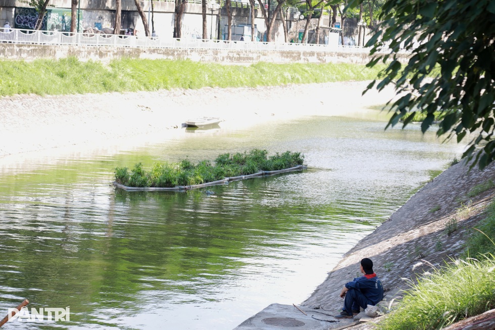 Sông Tô Lịch hồi sinh: Hết cảnh bịt mũi vì hôi, người dân mơ được đi thuyền - 3 Sông Tô Lịch hồi sinh: Hết cảnh bịt mũi vì hôi, người dân mơ được đi thuyền - 3