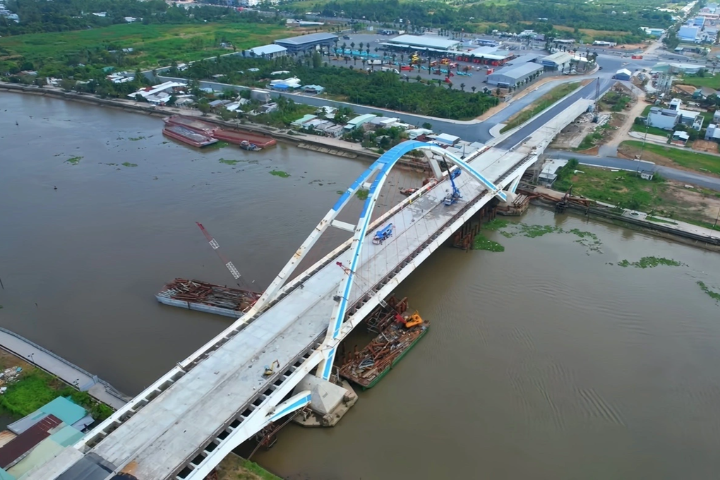Thông xe kỹ thuật cầu 800 tỷ ở Cần Thơ sau nhiều lần trễ hẹn - 1 Thông xe kỹ thuật cầu 800 tỷ ở Cần Thơ sau nhiều lần trễ hẹn - 1