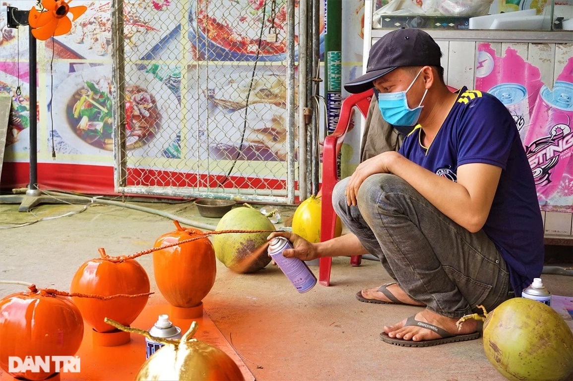 Dừa dát vàng 24k in hình linh vật hổ, hàng độc chơi Tết, đại gia săn lùng - 15 Dừa dát vàng 24k in hình linh vật hổ, hàng độc chơi Tết, đại gia săn lùng - 15