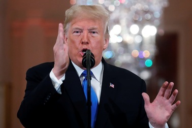 Ông Trump dùng cuộc chiến thương mại với Trung Quốc để "hàn gắn" nước Mỹ