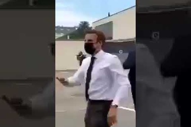 Pháp bắt kẻ bất ngờ tấn công Tổng thống Macron