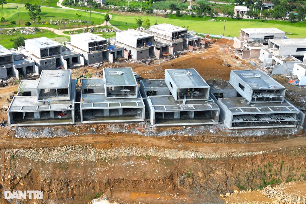 14 biệt thự trong sân golf tai tiếng: Cấp phép đúng quy định - 3 14 biệt thự trong sân golf tai tiếng: Cấp phép đúng quy định - 3