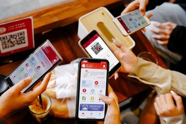 "Treo thưởng" để hối thúc khách hàng đăng ký sinh trắc học