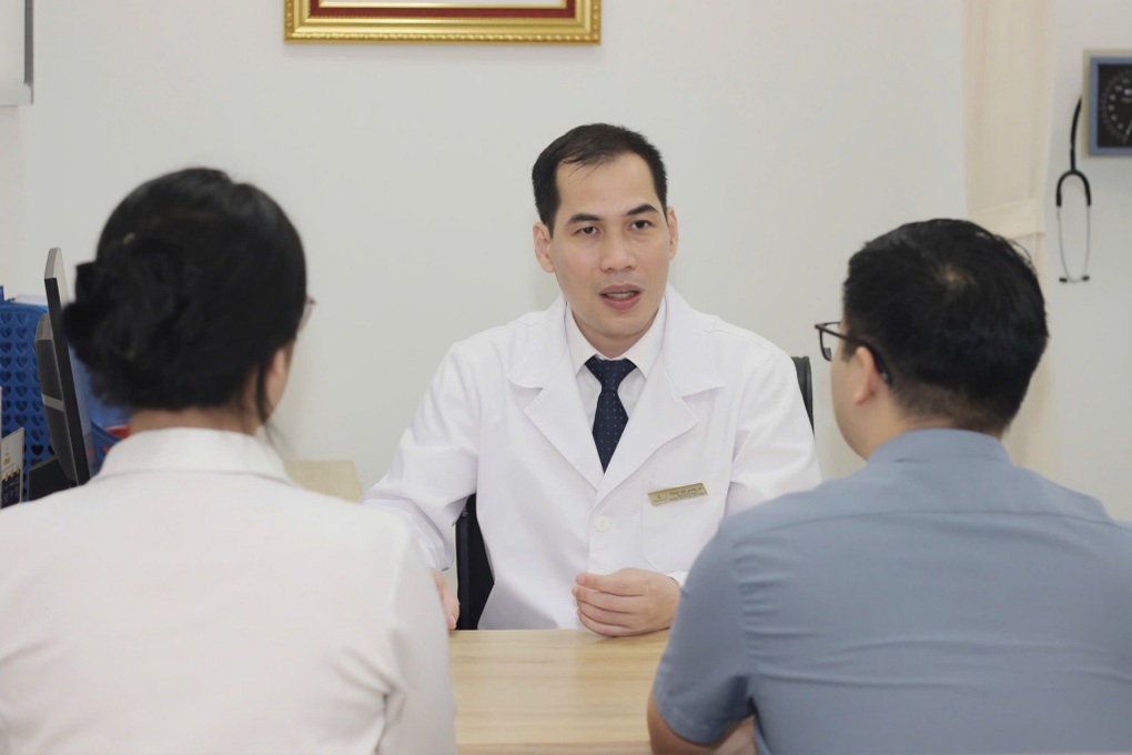 “Bàn tay vàng” phẫu thuật nội soi gia nhập Vinmec Hạ Long - 2 “Bàn tay vàng” phẫu thuật nội soi gia nhập Vinmec Hạ Long - 2