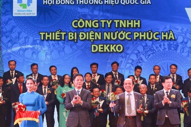 Doanh nghiệp ngành nhựa đón nhận giải thưởng Thương hiệu quốc gia 2018