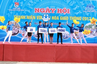 Hàng ngàn bạn trẻ Bạc Liêu tham dự ngày hội “Thanh niên với văn hoá giao thông”