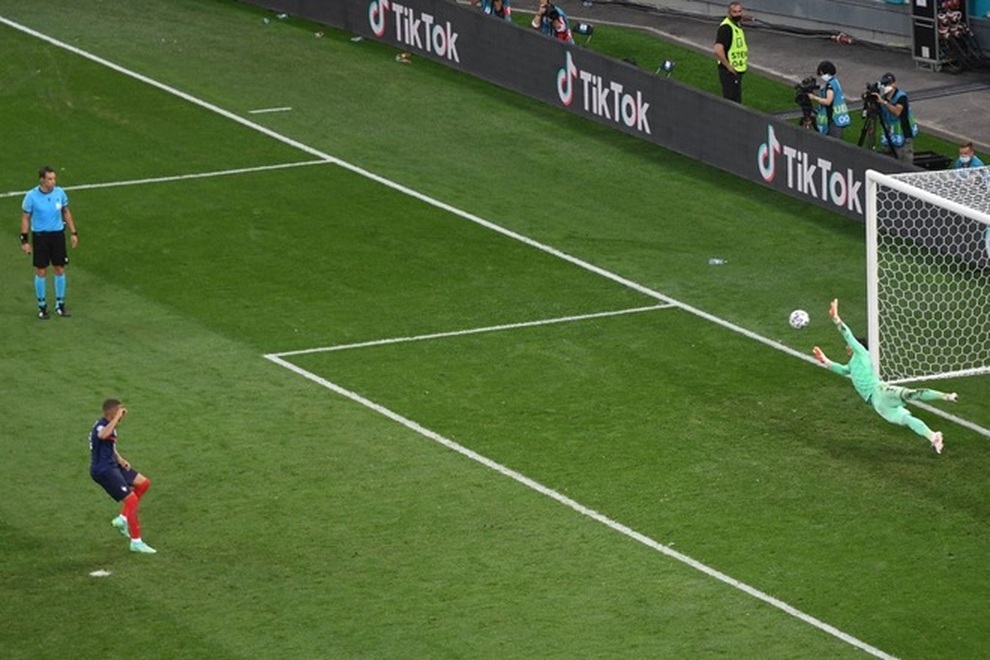 Paul Pogba từ người hùng hóa tội đồ khiến tuyển Pháp bị loại - 4 Paul Pogba từ người hùng hóa tội đồ khiến tuyển Pháp bị loại - 4