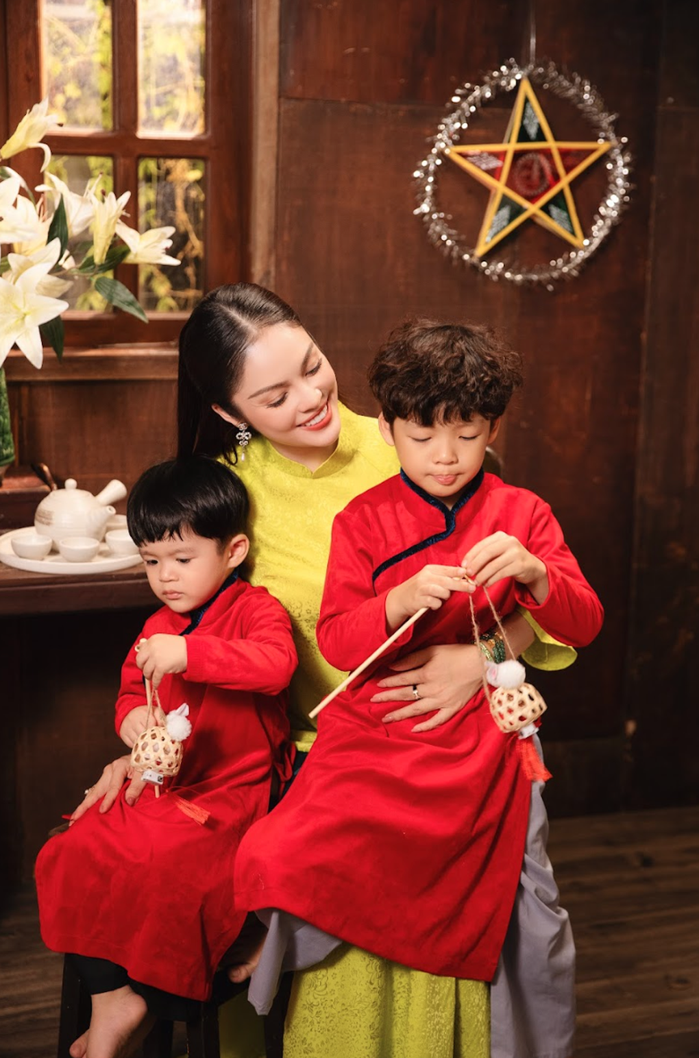 Dương Cẩm Lynh: Vì con, tôi làm việc với cường độ gấp 3-4 lần ngày xưa - 1 Dương Cẩm Lynh: Vì con, tôi làm việc với cường độ gấp 3-4 lần ngày xưa - 1