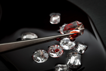 Kim cương máu: Nỗi ám ảnh đối với nhân loại