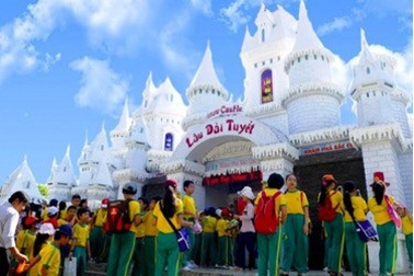 Vui Tết Mậu Tuất đoàn viên, ấm áp tại “thiên đường du lịch” Suối Tiên