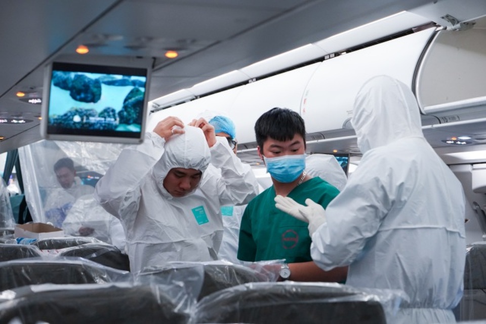 Vùng an toàn đặc biệt trên chuyến bay chở 120 ca Covid-19 - 3 Vùng an toàn đặc biệt trên chuyến bay chở 120 ca Covid-19 - 3
