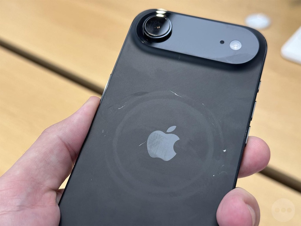 Người dùng phàn nàn lớp vỏ iPhone 17 Pro và iPhone Air dễ bị trầy xước - 1 Người dùng phàn nàn lớp vỏ iPhone 17 Pro và iPhone Air dễ bị trầy xước - 1