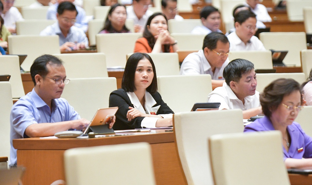 Bộ trưởng LĐ-TBXH lý giải chuyện dưới chờ trên, trên giục dưới vì... sợ - 2 Bộ trưởng LĐ-TBXH lý giải chuyện dưới chờ trên, trên giục dưới vì... sợ - 2