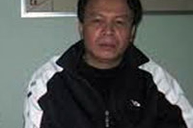 Cách chức phó khoa dùng ấm trà ném vỡ đầu đồng nghiệp