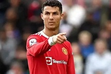 Vừa gia nhập sân Old Trafford, C.Ronaldo đã tính chuyện rời Man Utd