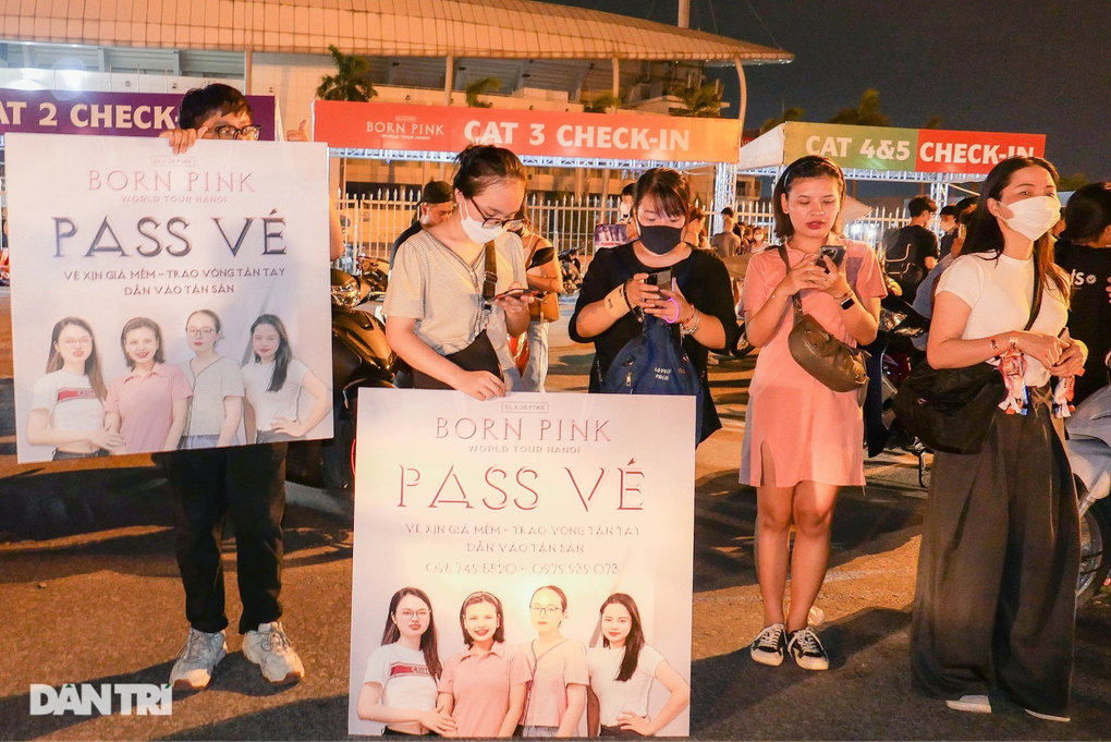 Phe vé show diễn của Blackpink kể về phi vụ làm ăn sai lầm - 2 Phe vé show diễn của Blackpink kể về phi vụ làm ăn sai lầm - 2