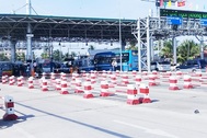 Thu phí trở lại, BOT Cai Lậy bố trí bãi riêng cho tài xế trả tiền lẻ