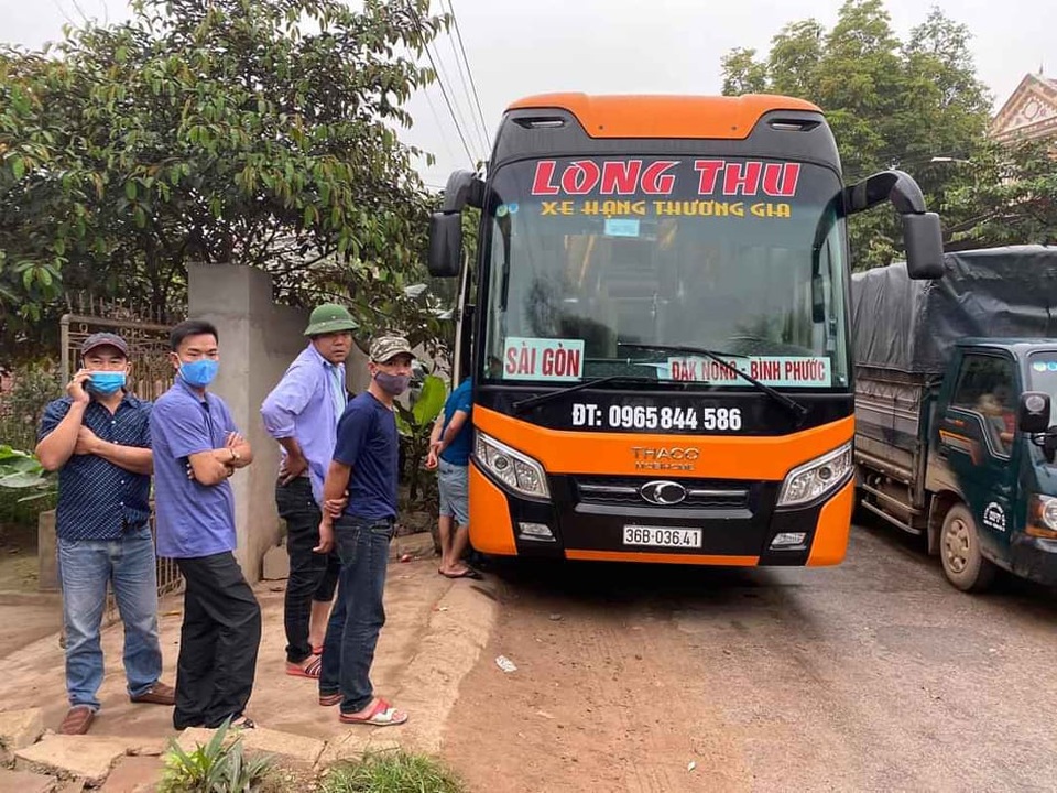 Chặn nhiều xe khách chở hàng chục người vào Nam làm ăn - 1 Chặn nhiều xe khách chở hàng chục người vào Nam làm ăn - 1