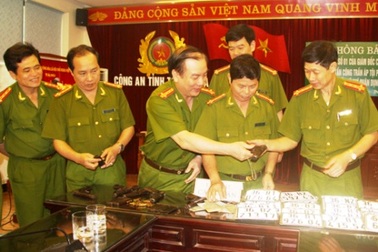 Thưởng nóng chuyên án phá vụ trộm cắp 6 khẩu súng K54