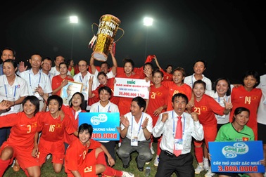 Mưa “tiền thưởng” đến với tuyển nữ Việt Nam