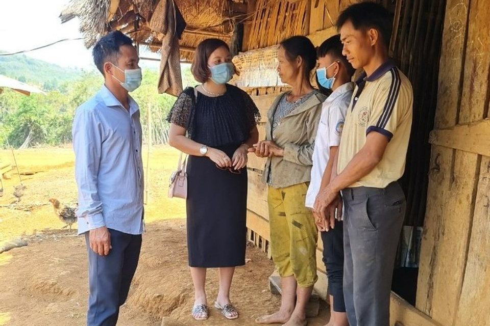 Thầy cô giáo vùng cao góp tiền, đỡ đầu học sinh nghèo - 3 Thầy cô giáo vùng cao góp tiền, đỡ đầu học sinh nghèo - 3