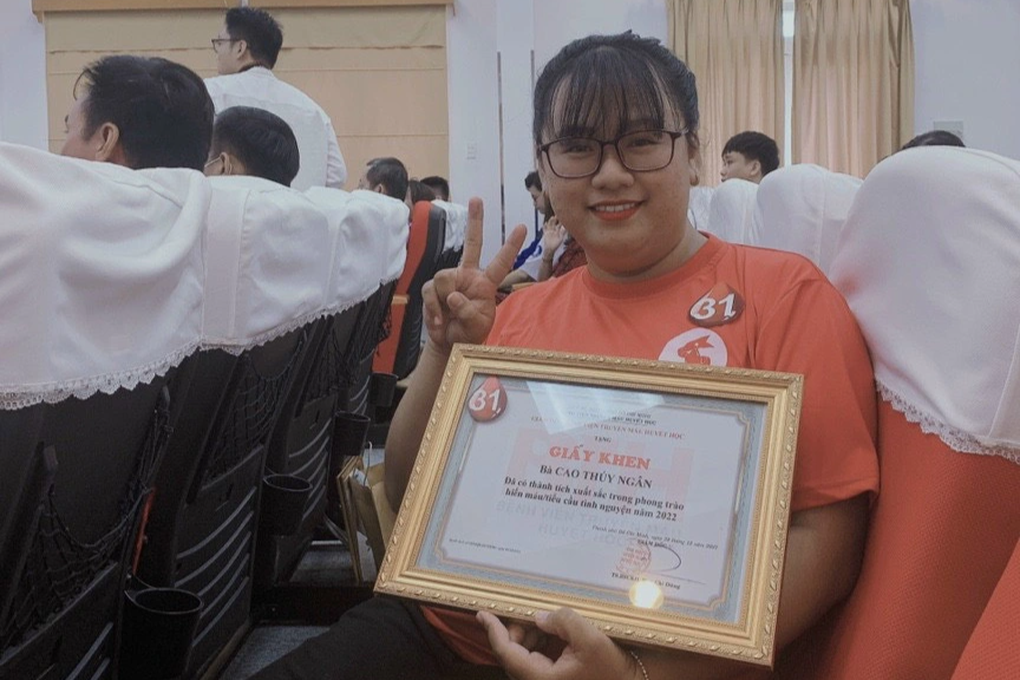 Cô gái 9X ở Bình Dương nghiện hiến máu dù rất sợ kim tiêm - 3 Cô gái 9X ở Bình Dương nghiện hiến máu dù rất sợ kim tiêm - 3