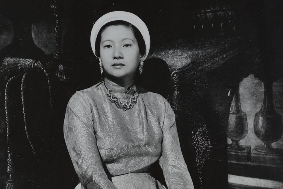 Từ cuộc gặp định mệnh đến góp vàng ủng hộ nhà nước của Nam Phương hoàng hậu - 1 Từ cuộc gặp định mệnh đến góp vàng ủng hộ nhà nước của Nam Phương hoàng hậu - 1