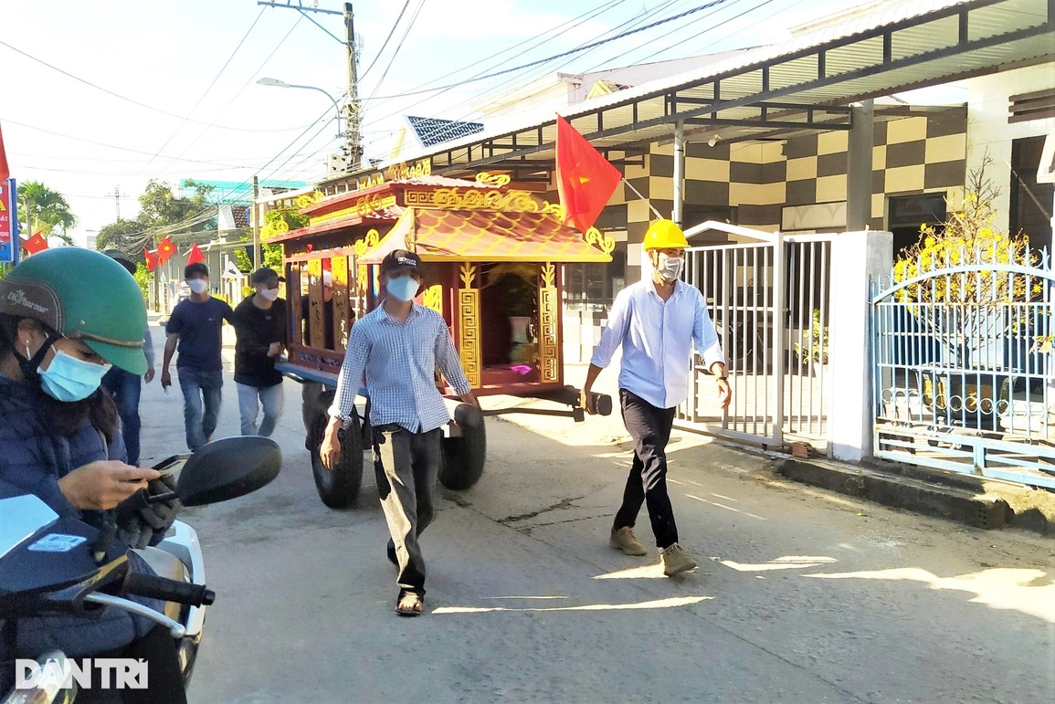 Cha ném con gái xuống sông: Bi kịch gia đình và nỗi đau quá sức chịu đựng - 2 Cha ném con gái xuống sông: Bi kịch gia đình và nỗi đau quá sức chịu đựng - 2