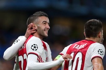 Hakim Ziyech ký hợp đồng 5 năm với Chelsea