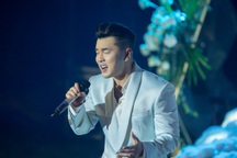 Ca sĩ Ưng Hoàng Phúc đang kinh doanh gì?