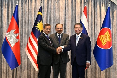 Nỗ lực con thoi đưa Thái Lan, Campuchia đến bàn đàm phán