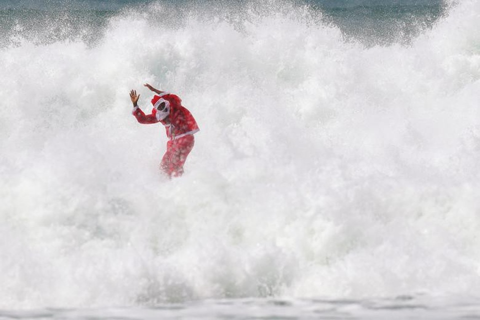 Chùm ảnh: Những ông già Noel ấn tượng nhất Giáng sinh 2019 - 10 Chùm ảnh: Những ông già Noel ấn tượng nhất Giáng sinh 2019 - 10