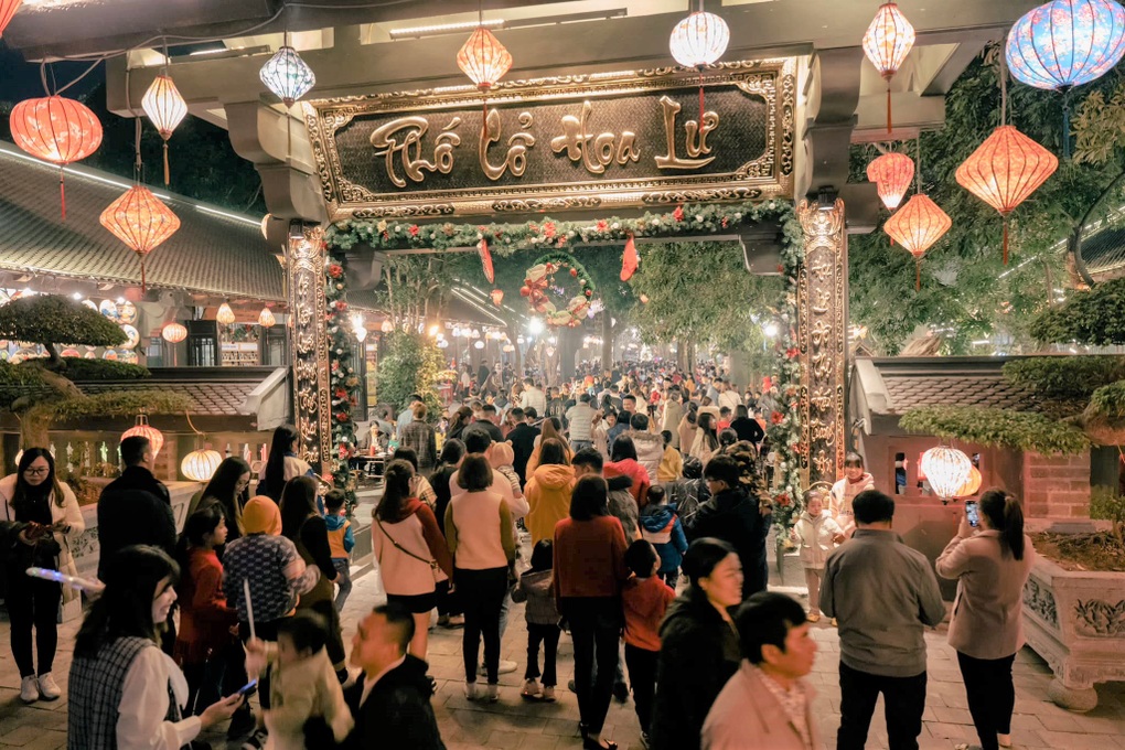 3 ngày đầu năm mới Ninh Bình đón hơn 100.000 lượt khách - 1 3 ngày đầu năm mới Ninh Bình đón hơn 100.000 lượt khách - 1