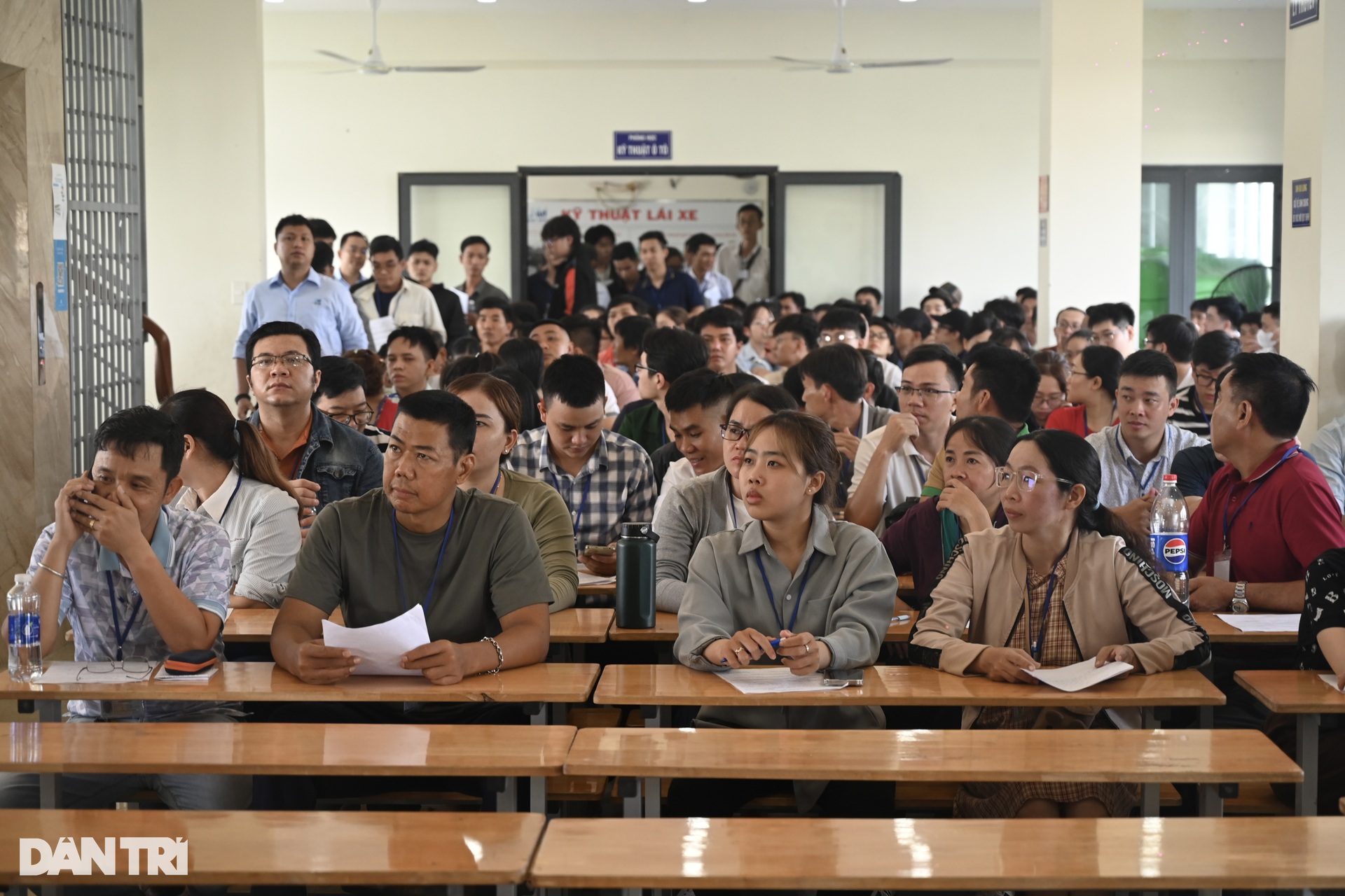 CSGT TPHCM lần đầu tiên tổ chức thi sát hạch, cấp giấy phép lái xe - 2 CSGT TPHCM lần đầu tiên tổ chức thi sát hạch, cấp giấy phép lái xe - 2