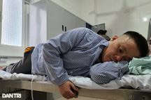 Cú trượt chân xuống khe núi và ước nguyện xót xa của người đàn ông