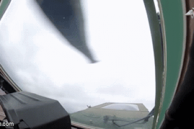 Ukraine rút lui ở Marinka, Nga truy kích: Hé lộ kịch bản tiếp theo